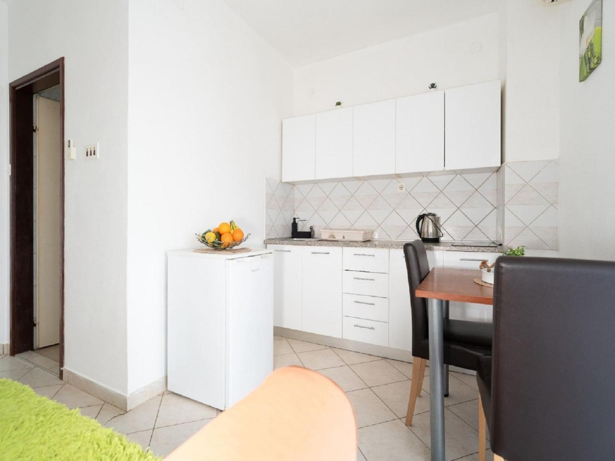 Apartments Milic - One Bedroom Apartment With Sea View And Terrace Горни-Карин Экстерьер фото